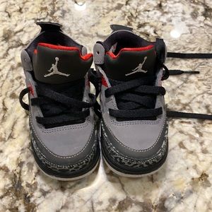 EUC Baby Air Jordan tennis shoes size 5C